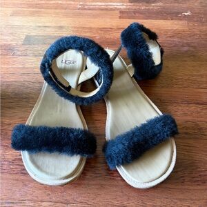 UGG Women's Fluff Springs Blacck with Fur